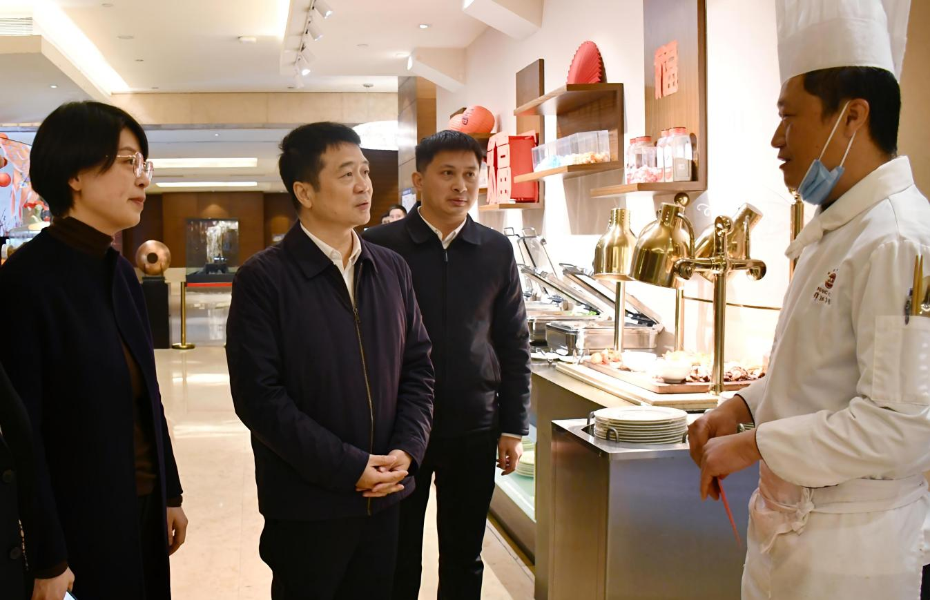 省AG电投厅集团领导率队开展春节前走访慰问